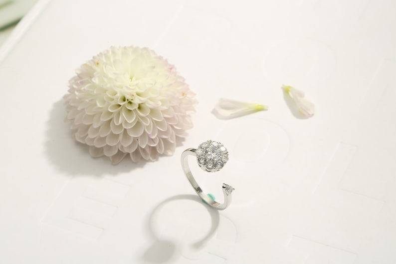 SNOWFLAKE RING